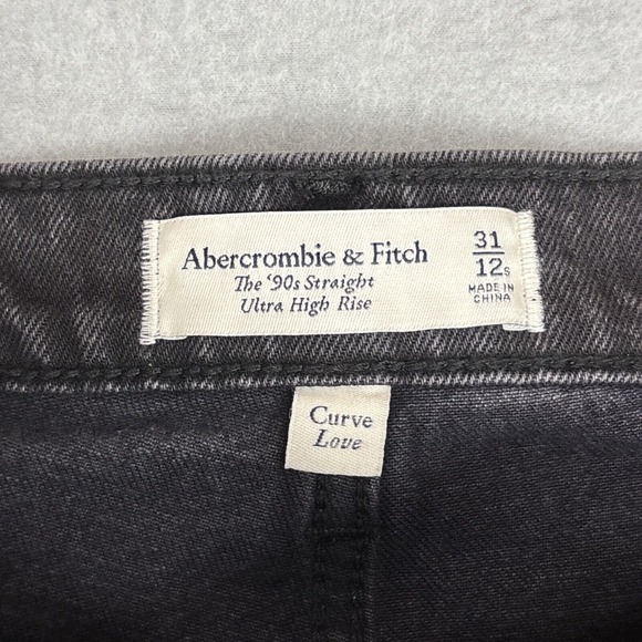 NWT Abercrombie Fitch 90s Straight Ultra High‎ Rise Jeans Denim/Leather  31/12s - Picture 4 of 14